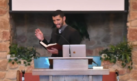 Picture of Pastor Felipe giving a sermon.